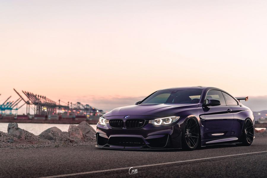  BMW M4 Coupe Daytona Violet Paint 2018 года  (фото 3 из 6)